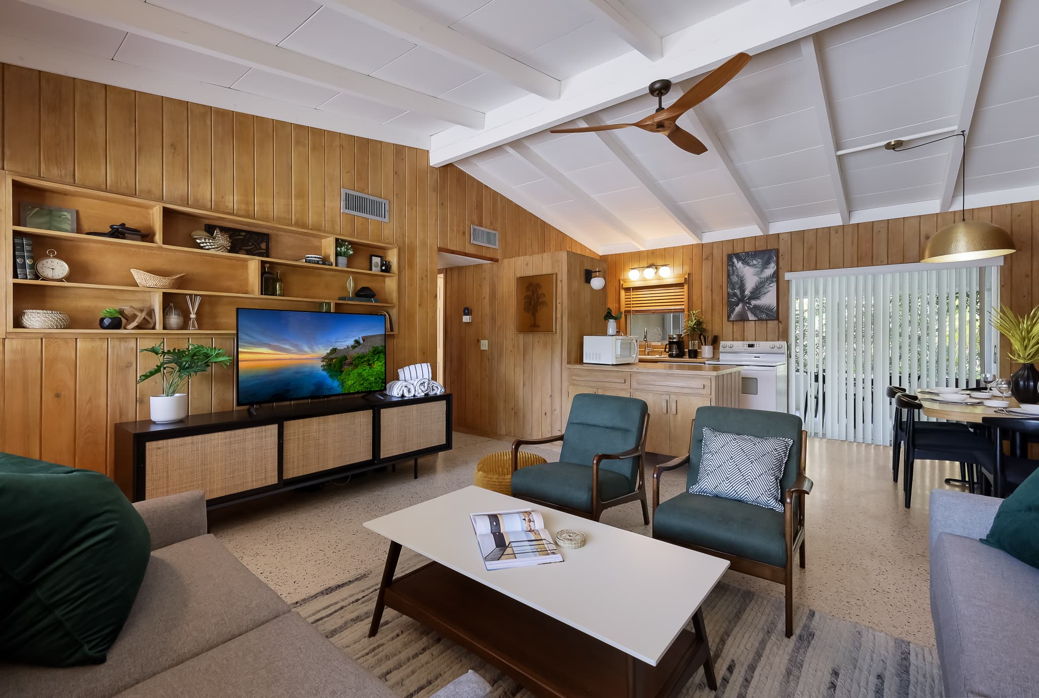 Bo's Beach Bungalow — photo 4