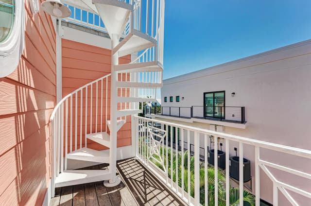 Spiral Staircase - Anna Maria Island Locals