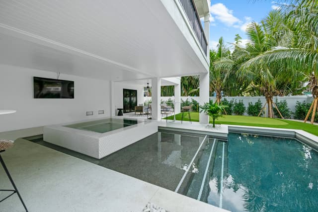 Private Pool and Spa