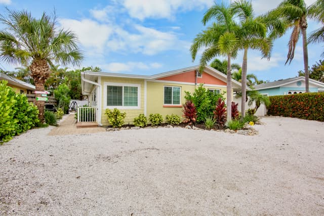 Turtle Trax by Anna Maria Island Accommodations