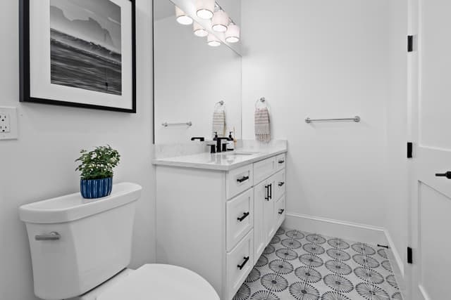 Sixth Bedroom, Ensuite
