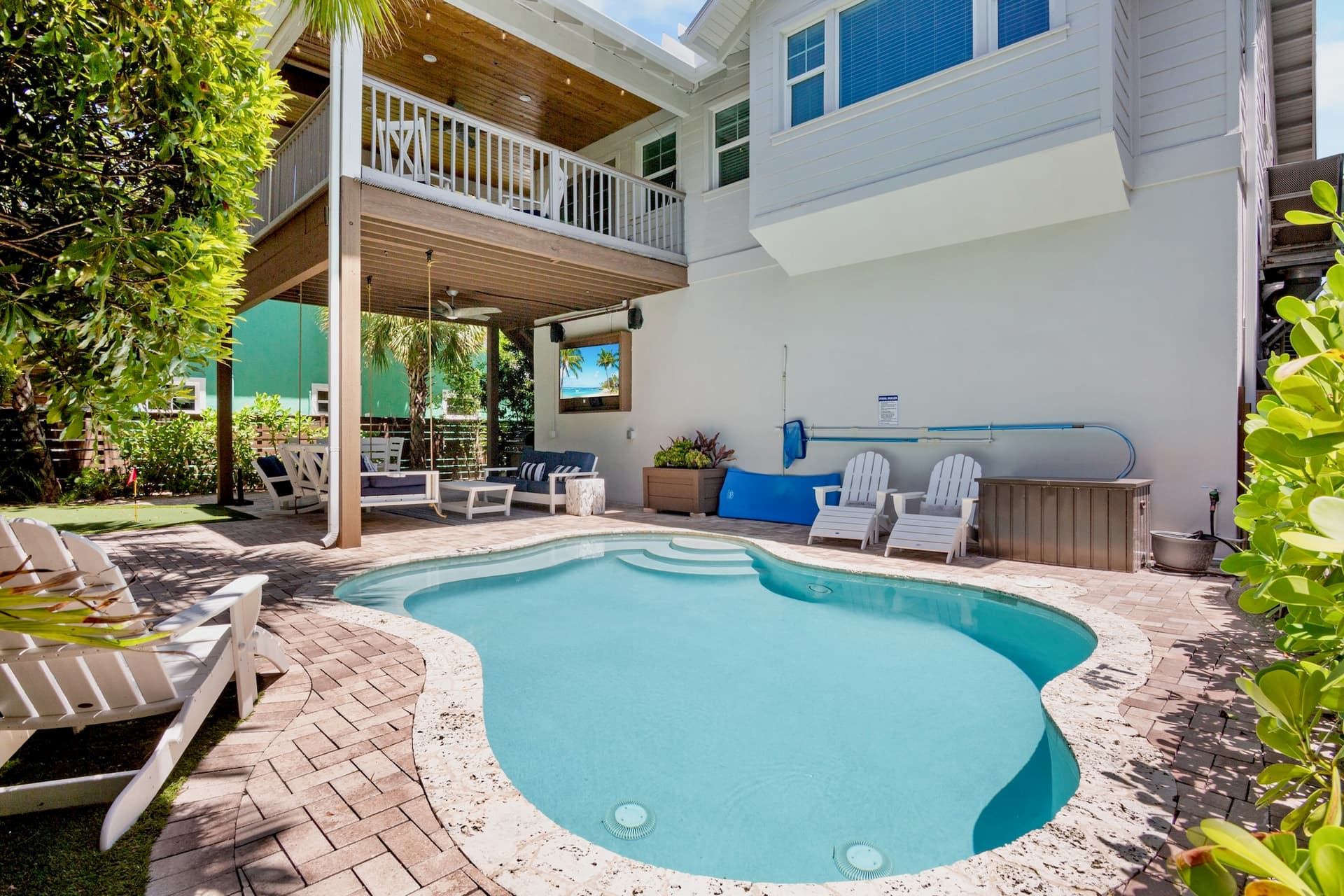 Social Nest by Anna Maria Island Accommodations