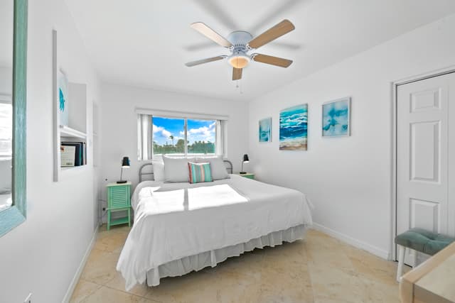 Second Bedroom, King