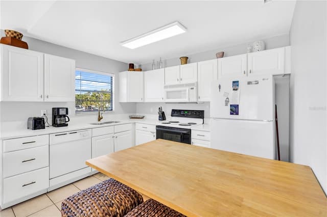 Kitchen with Appliances