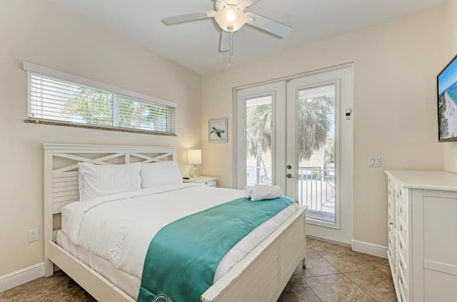 Bedroom with Terrace - Anna Maria Island Locals