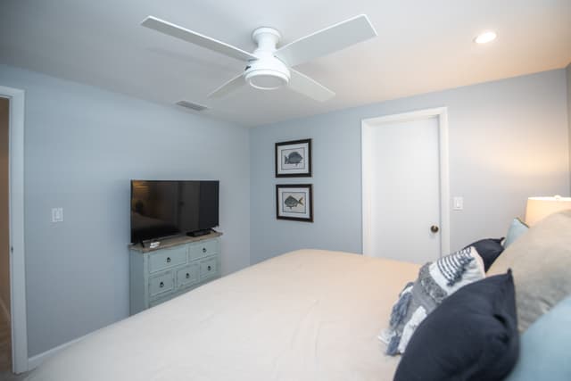 Second Bedroom, King