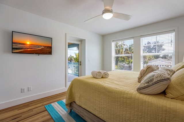 Second Bedroom - King