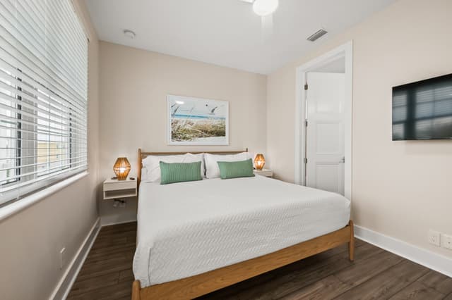 Second Bedroom - King