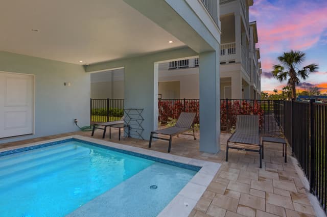 Poolside Loungers