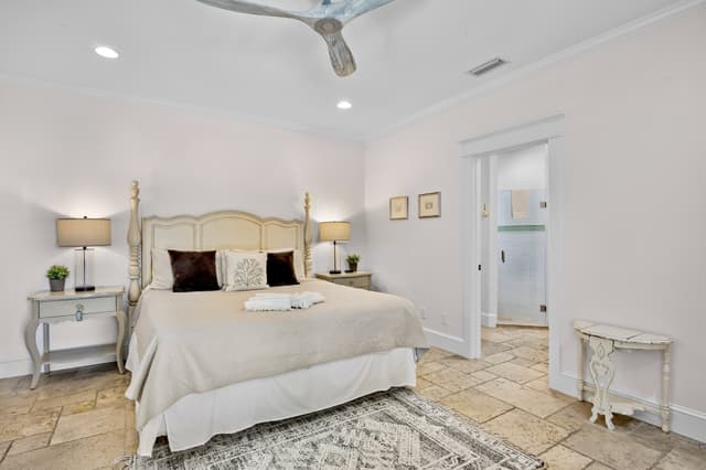 Second Bedroom, King