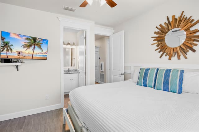 Second Bedroom - King