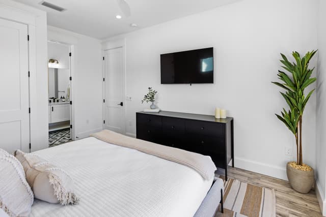 Third Bedroom, King