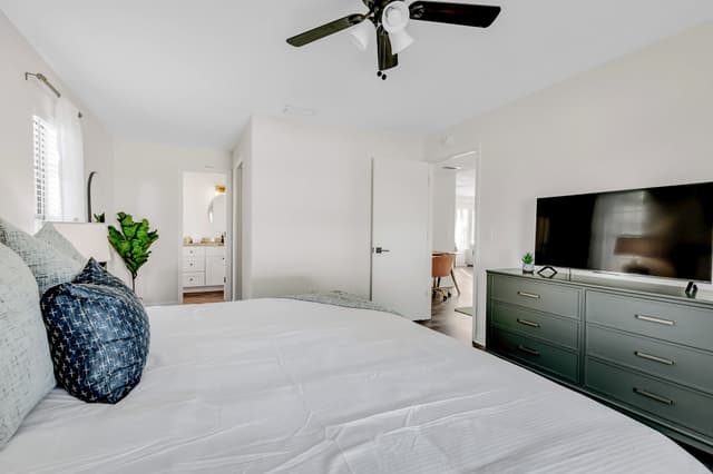 Primary Bedroom - King