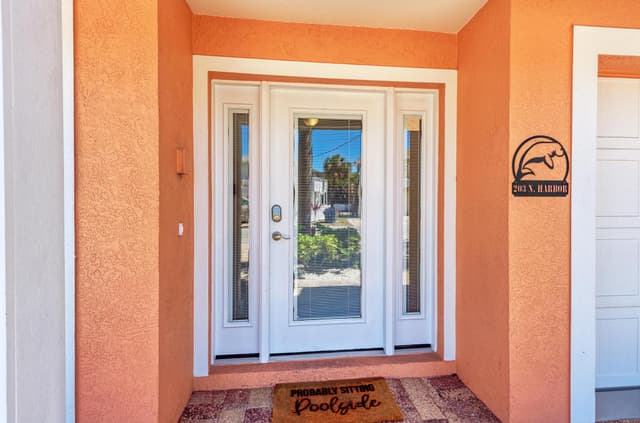 Main Entrance - Anna Maria Island Locals