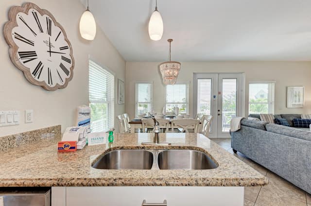 Kitchen - Anna Maria Island Locals