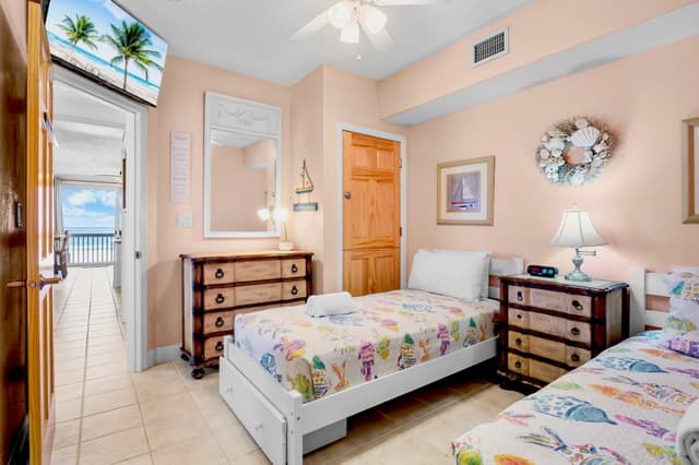 Second Bedroom, Two Twins
