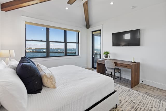 Fourth Bedroom, King