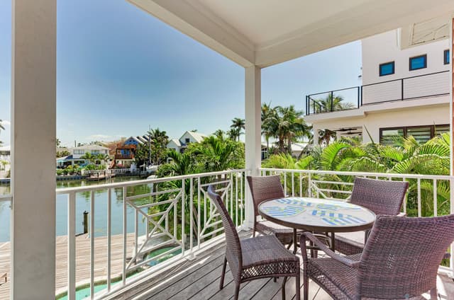 Outdoor Balcony Lounge - Anna Maria Island Locals