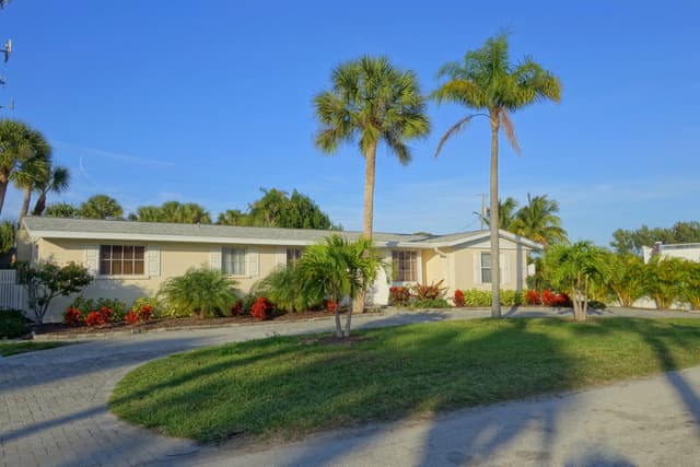 Island Mojo by Anna Maria Island Accommodations