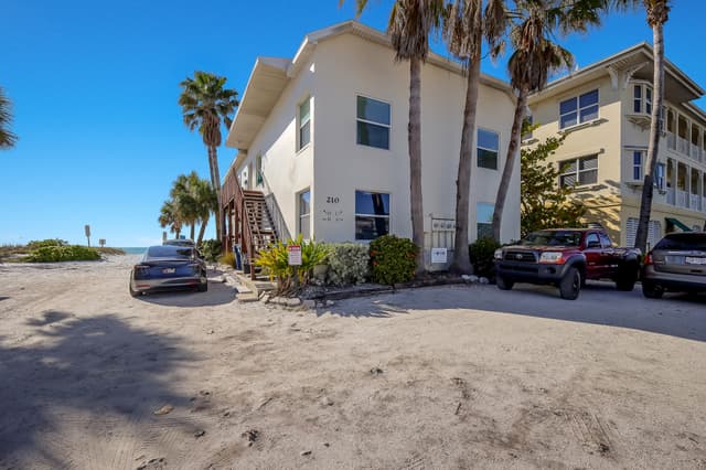 Exterior of Sunset Sands at Capri