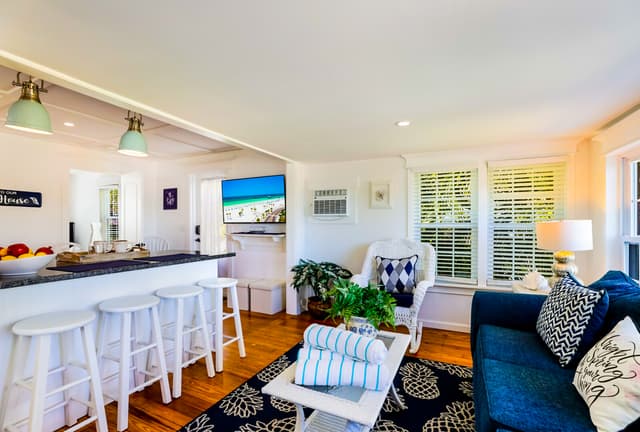Bayfront Cottage - Open Layout