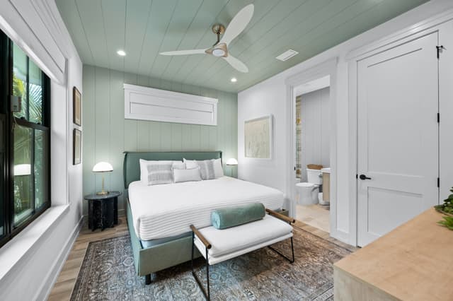 Second Bedroom, King