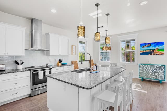 Kitchen - Breakfast Bar