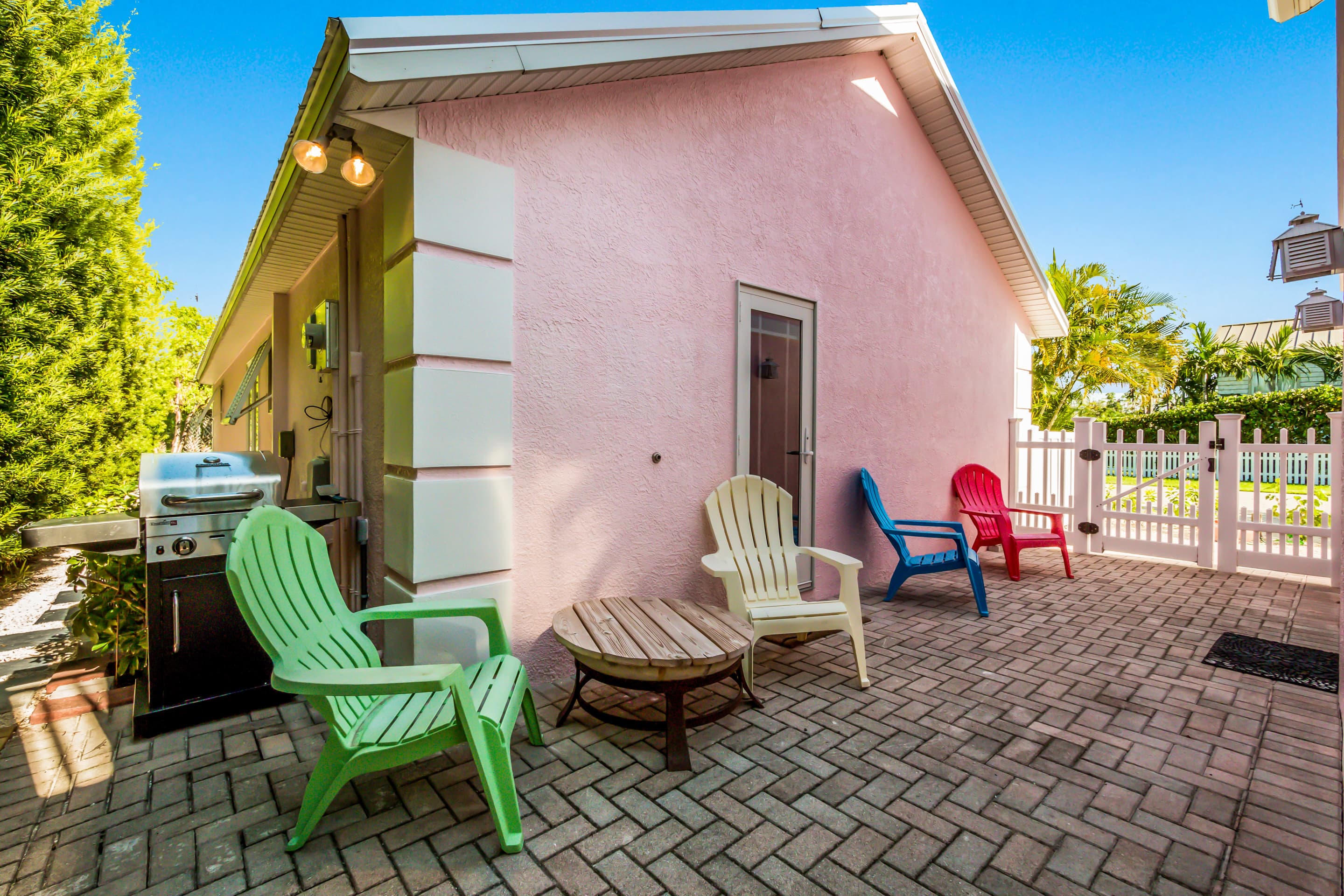 Little Pink Houses — photo 5
