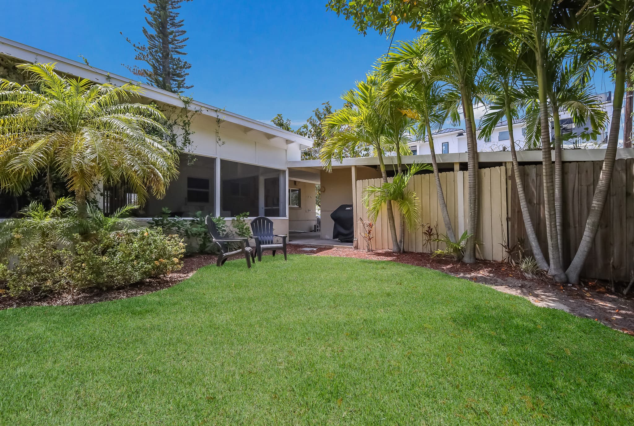 Bo's Beach Bungalow — photo 2