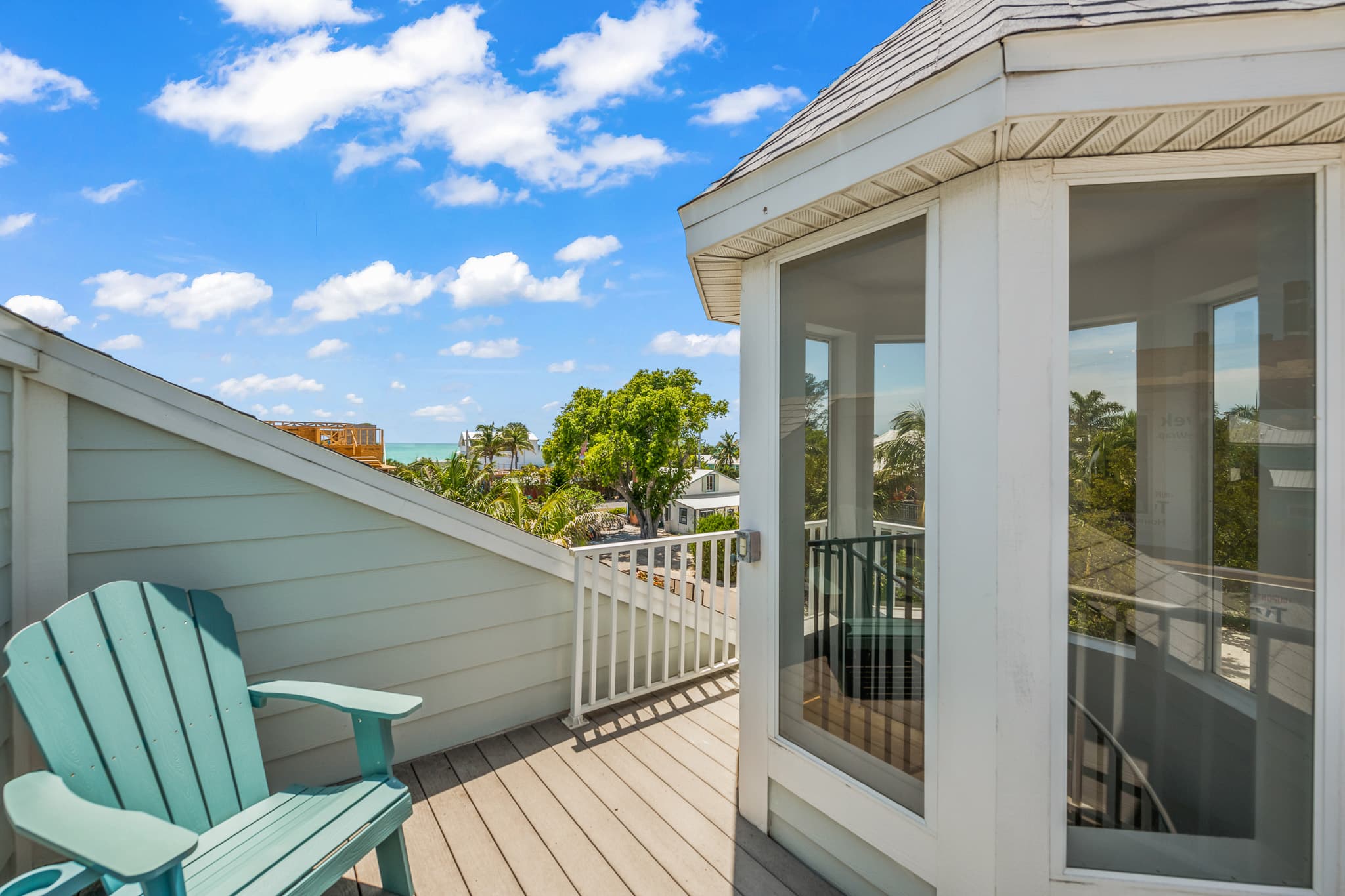 A Charming Beach Cottage on Elm — photo 6