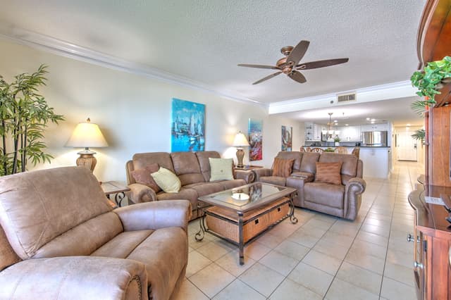 JC Resorts Redington Shores Sea Oats 106 Living room 3