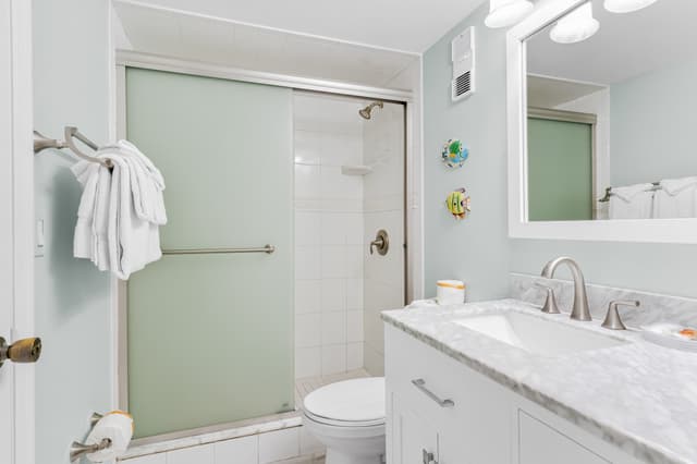 JC Resorts Sand Dollar 309 Bathroom 2 Indian Shores-1(2048 Pixels)31