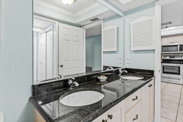 JC Resorts Sand Dollar 403 Bathroom 2 Indian Shores-2(2048 Pixels)32