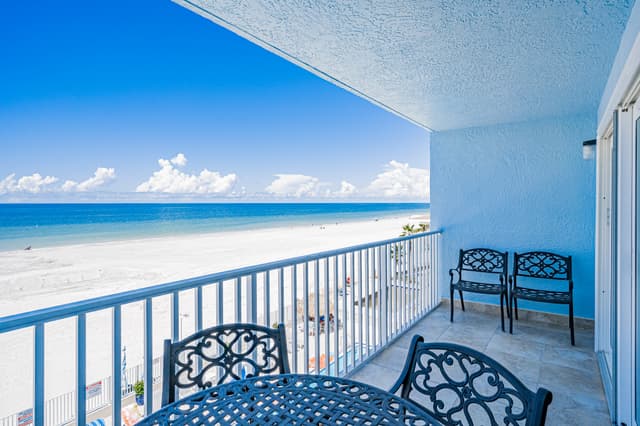 JC Resorts Sand Dollar 309 Balcony Indian Shores-7(2048 Pixels)7