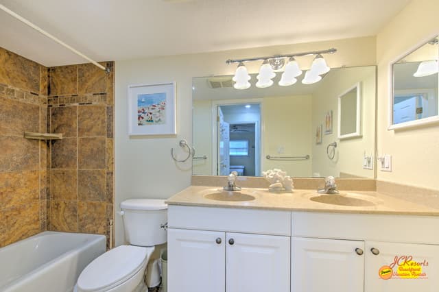 JC Resorts Redington Shores Sea Oats 106 Guest bathroom 1