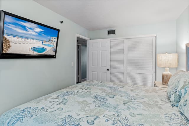 JC Resorts Sand Dollar 403 Bedroom 3 Indian Shores-4(2048 Pixels)37