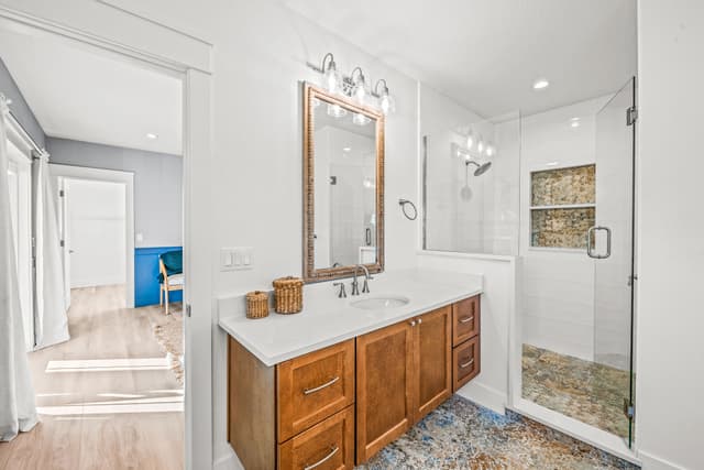 Primary Bedroom-Ensuite Bath