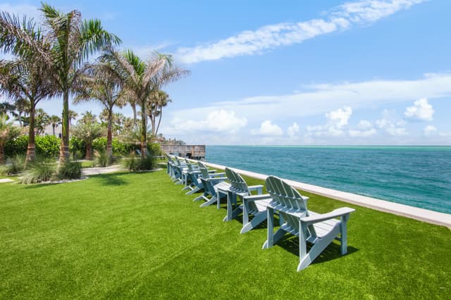 Oceanfront Seating