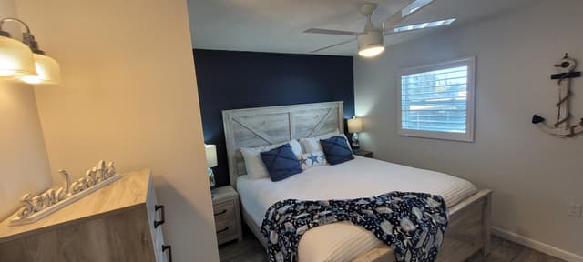 Master Bedroom, King Bed