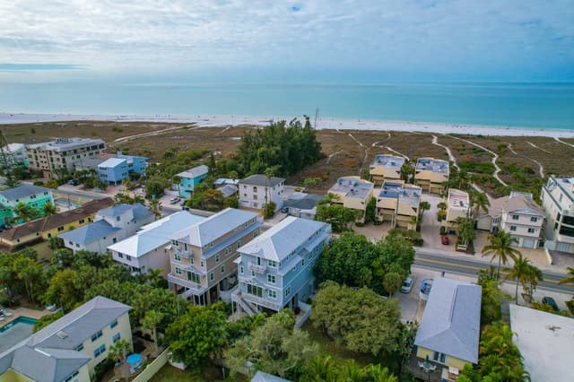 Prime Location Near the Beach