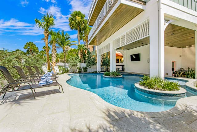 Private Pool with Sun Loungers