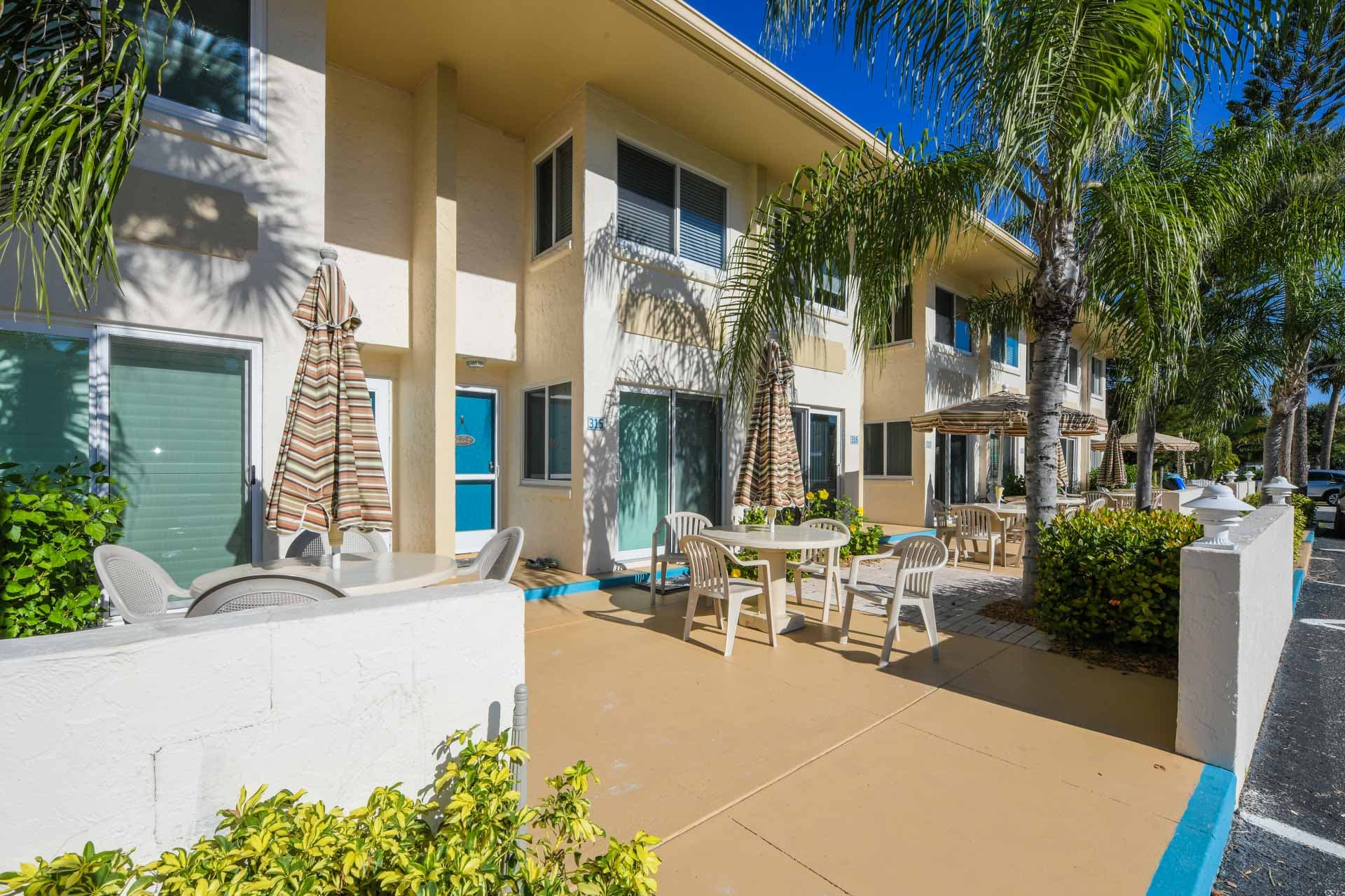 Private Beach House — photo 1