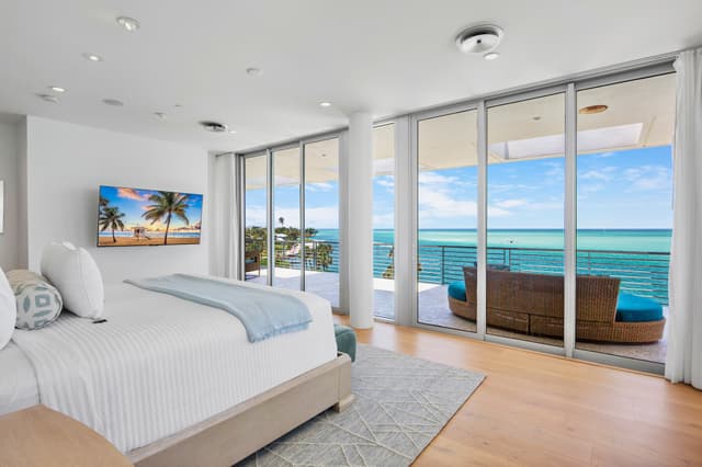 Primary Bedroom, King with private Gulf views