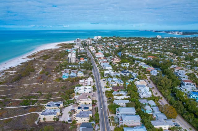 Convenient spot near sandy shores