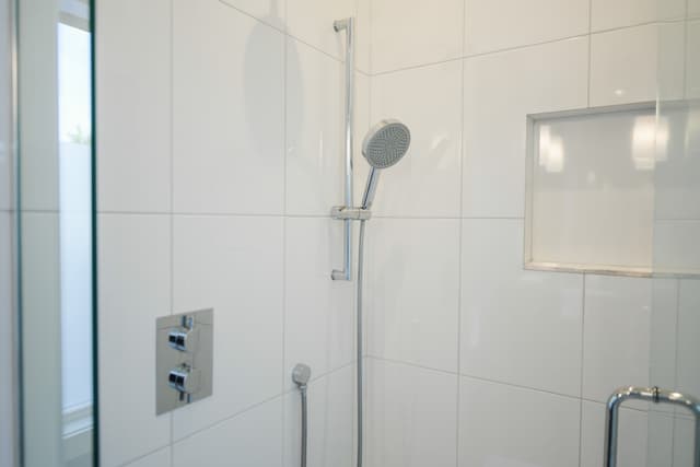Bunk Room - Bathroom Shower