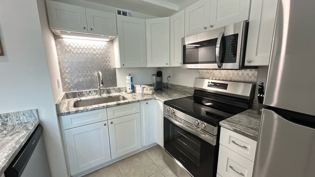 Fully equipped kitchen