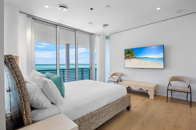 Second Bedroom, King