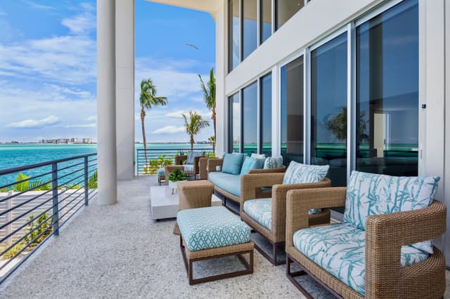 Main Balcony, Lounge Area with seating for the group
