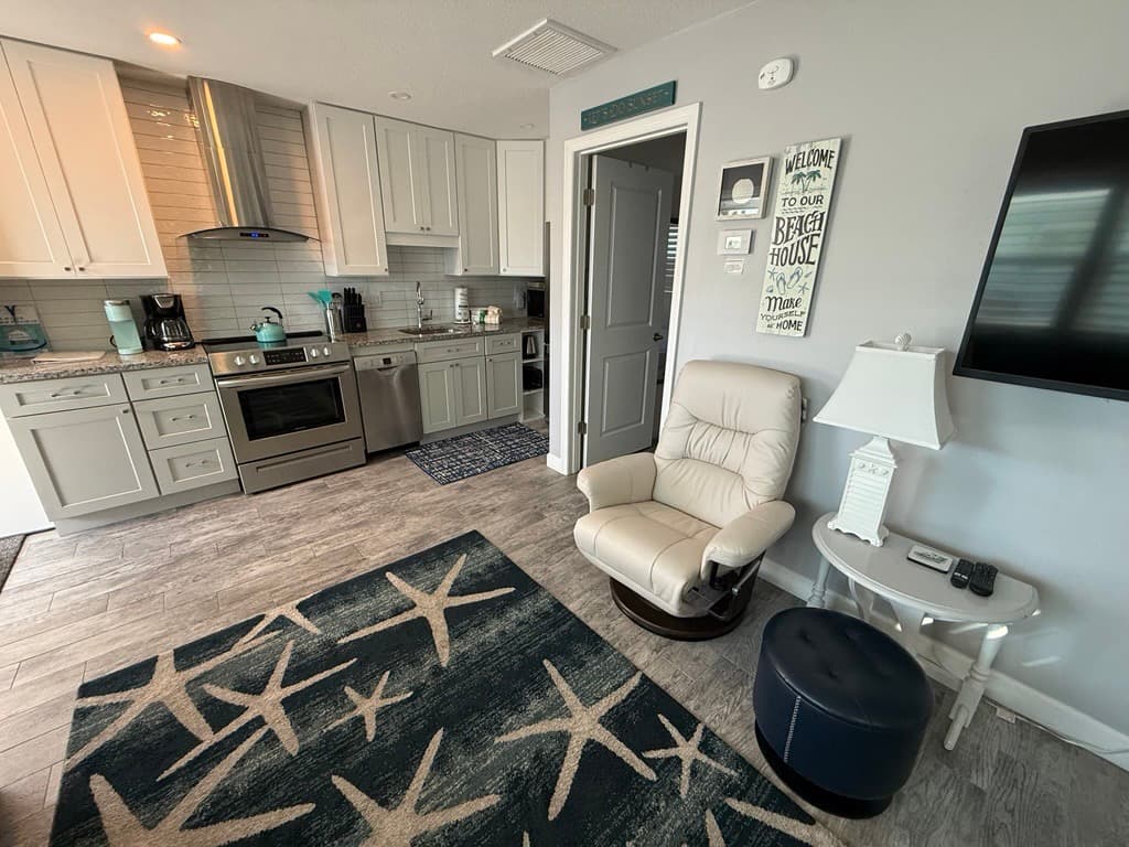 Gulf Holiday Unit 11 — photo 1