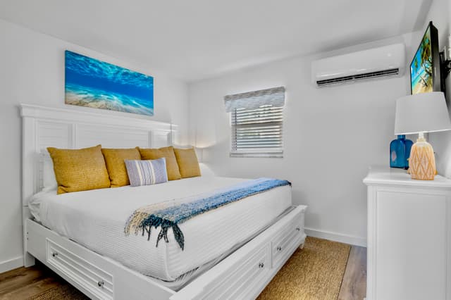 Primary Bedroom, King bed